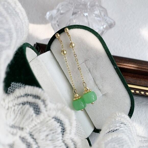 Green Stone Chain Dangly Stud Earrings Gold Tone Classic Pendant Dainty - Picture 3 of 6